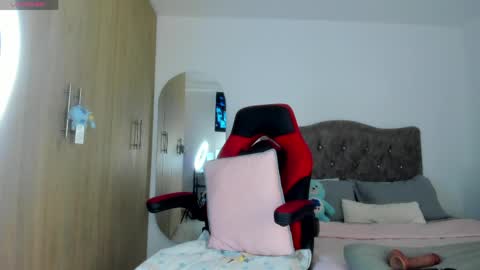 mia_adamsxxx online show from April 2026 02:18:01 AM
