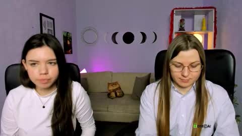 Mia online show from March 2026 04:21:02 PM