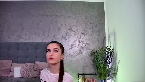 Snapshot of mia_carter99 chatting on December 2024 10:40:01 PM Freya Allen online show from December 2024 10:40:01 PM