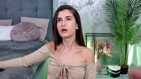 Snapshot of mia_carter99 chatting on December 2024 10:06:01 PM Freya Allen online show from December 2024 10:06:01 PM