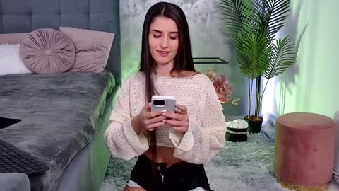 Snapshot of mia_carter99 chatting on January 2025 08:47:01 PM Freya Allen online show from January 2025 08:47:01 PM