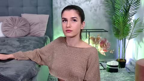 Snapshot of mia_carter99 chatting on January 2025 11:06:02 PM Freya Allen online show from January 2025 11:06:02 PM