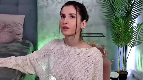 Snapshot of mia_carter99 chatting on February 2025 10:00:02 PM Freya Allen online show from February 2025 10:00:02 PM