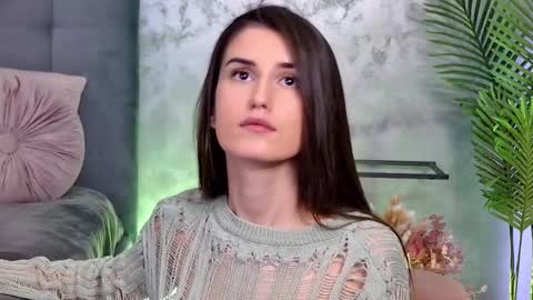 Snapshot of mia_carter99 chatting on February 2025 12:21:01 AM Freya Allen online show from February 2025 12:21:01 AM