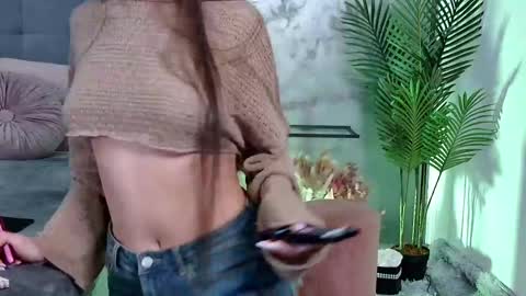 Snapshot of mia_carter99 chatting on February 2025 09:19:02 PM Freya Allen online show from February 2025 09:19:02 PM