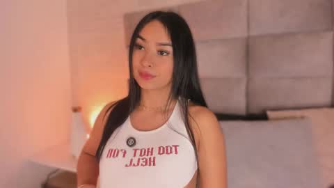 Mia crawford online show from March 2026 12:00:02 PM