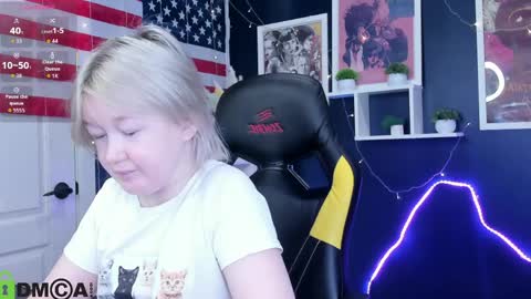 Mia online show from April 2026 03:09:01 AM