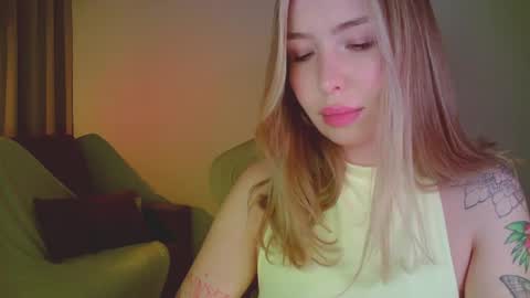 Mia online show from May 2026 10:16:01 PM