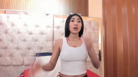 Mia.  online show from June 2026 11:08:02 AM