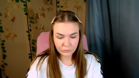mia_lemm online show from July 2026 07:06:02 AM