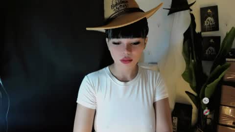 Snapshot of mia_lover9 chatting on June 2026 06:48:02 AM M I A online show from June 2026 06:48:02 AM