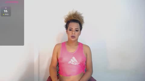 Snapshot of mia_luxce29 chatting on January 2026 03:31:02 AM ---Mia--- online show from January 2026 03:31:02 AM