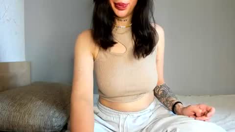 Mia online show from June 2026 08:50:01 AM