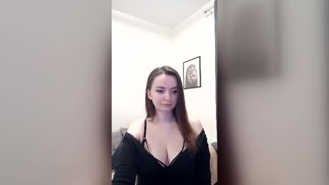 Mia online show from June 2026 10:21:02 PM