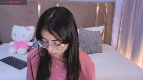 Snapshot of mia_naive chatting on June 2026 12:41:02 PM Mia online show from June 2026 12:41:02 PM