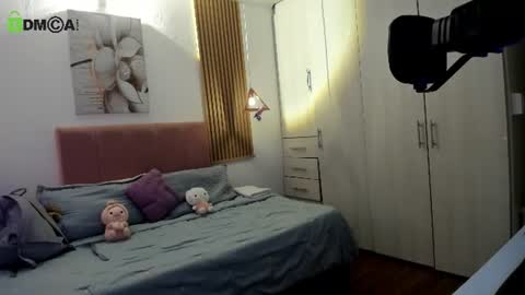 Mia Nevaeh - follow me online show from June 2026 08:00:02 PM