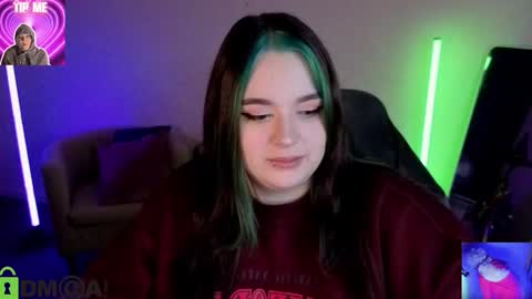 Mia online show from March 2026 12:07:02 AM