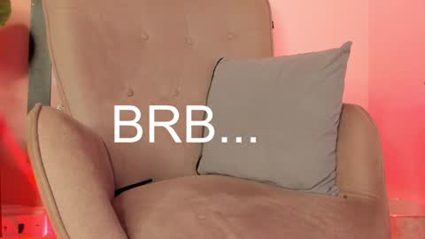 Mia online show from December 2024 11:28:01 PM