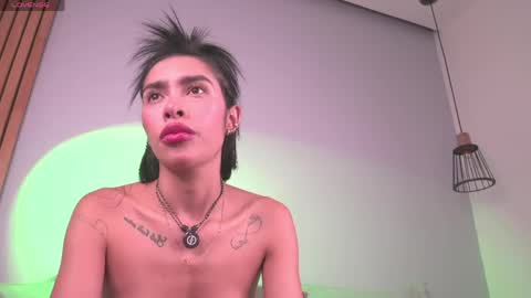 Mia Reeves online show from April 2026 06:00:01 PM