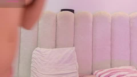 Mia online show from February 2026 12:28:01 PM