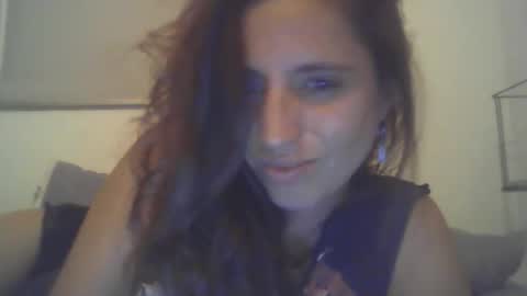 Mia online show from April 2026 01:14:02 AM