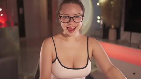 VixenMia online show from May 2026 03:57:02 AM