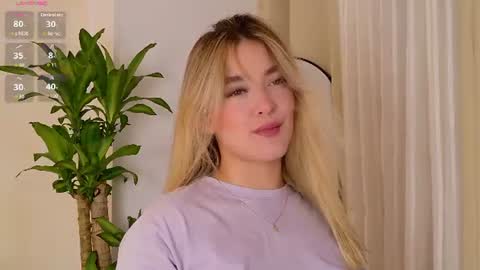 Mia White  online show from June 2026 03:35:01 PM