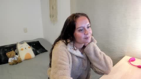 Mia   online show from January 2025 09:46:02 PM