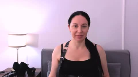 Mia online show from July 2026 06:17:01 AM