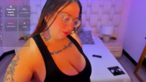 mia red hair molly short hair online show from February 2026 10:30:01 AM