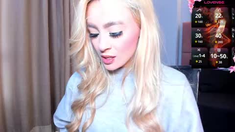 Snapshot of miacarperrlux chatting on June 2026 09:46:01 PM MiaCarper online show from June 2026 09:46:01 PM