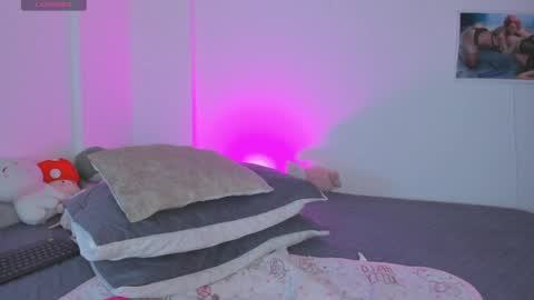 Mia Engels  online show from April 2026 02:34:02 AM