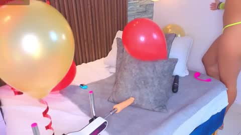 miagomezx online show from February 2026 02:58:02 PM