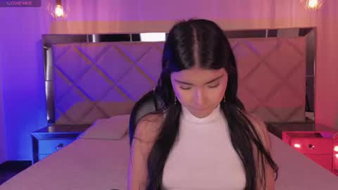 Snapshot of mialaurence_ chatting on July 2026 07:29:01 PM Call me Mia online show from July 2026 07:29:01 PM