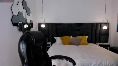 Snapshot of mialaurence_ chatting on July 2026 05:04:01 PM Call me Mia online show from July 2026 05:04:01 PM