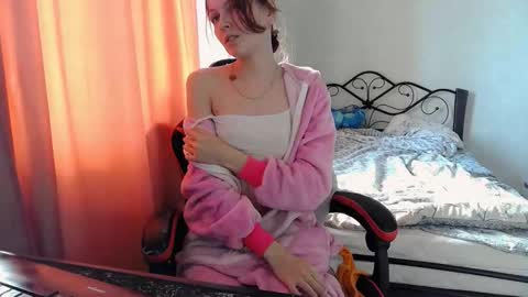 Mia online show from March 2026 10:42:02 AM