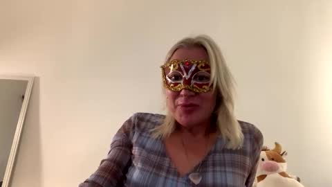 miamitransgirl305 online show from April 2026 04:16:02 PM