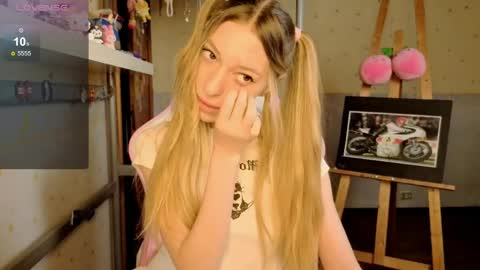MiaMoon online show from June 2026 01:50:02 PM