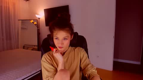 Mia online show from February 2026 06:23:01 PM