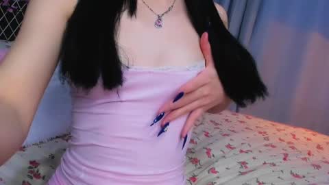 Snapshot of miarielle chatting on May 2026 04:24:01 PM Liz online show from May 2026 04:24:01 PM