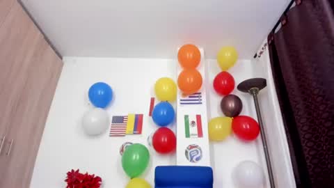 Snapshot of miarobertsmilf chatting on June 2026 11:14:02 PM Mia Milf online show from June 2026 11:14:02 PM