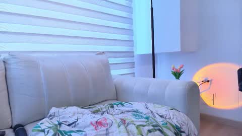 My name is Mia  Please say hello I like to chat with you. If you have requests or dirty talk please use tip online show from December 2025 06:16:01 PM