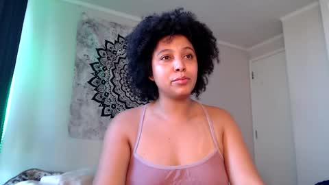 Snapshot of michell_bling chatting on February 2025 10:25:01 PM Michi online show from February 2025 10:25:01 PM