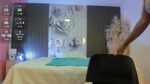 michellepreston_ online show from April 2026 12:05:02 PM