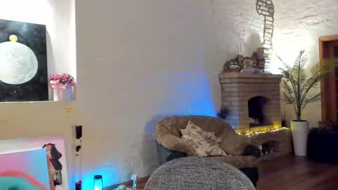 Snapshot of michi_souffl chatting on December 2024 12:38:01 AM Michi online show from December 2024 12:38:01 AM