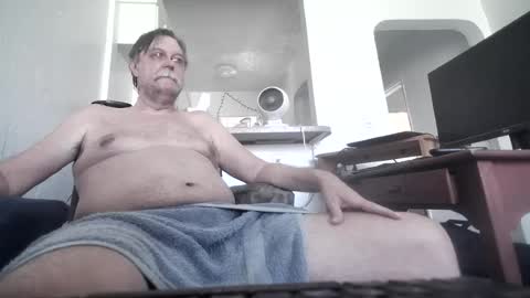 Snapshot of mick_gee chatting on July 2026 08:45:01 PM mick_gee online show from July 2026 08:45:01 PM