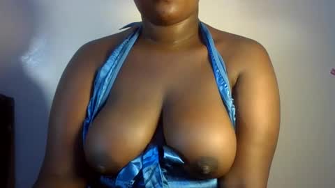 Snapshot of midnightt_curves chatting on June 2026 04:22:01 PM midnightt_curves online show from June 2026 04:22:01 PM
