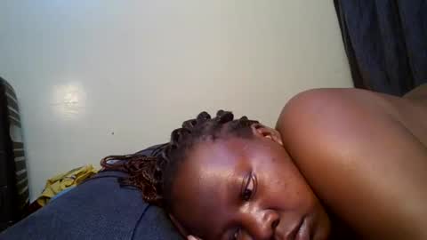 Snapshot of midnightt_curves chatting on June 2026 02:53:01 AM midnightt_curves online show from June 2026 02:53:01 AM