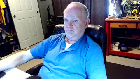midwestdad09 online show from April 2026 06:34:01 PM