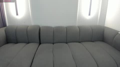 Mia online show from March 2026 11:44:02 AM